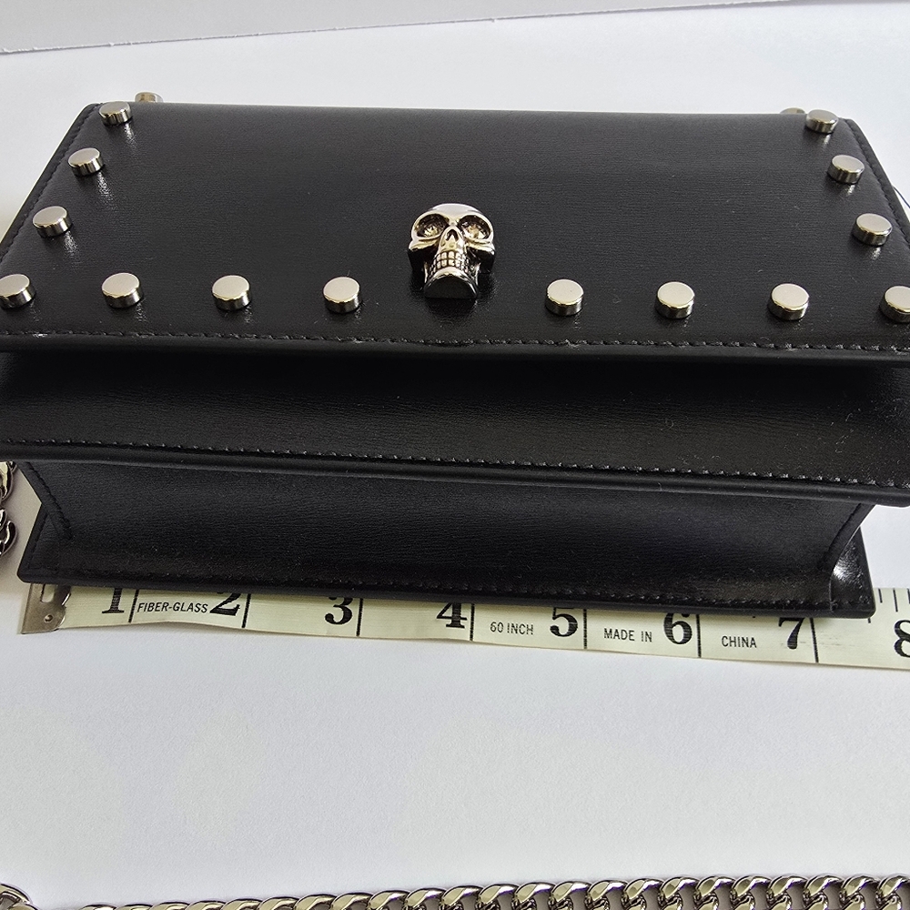 Alexander McQueen Skull Leather Crossbody Black - Picture 11 of 14